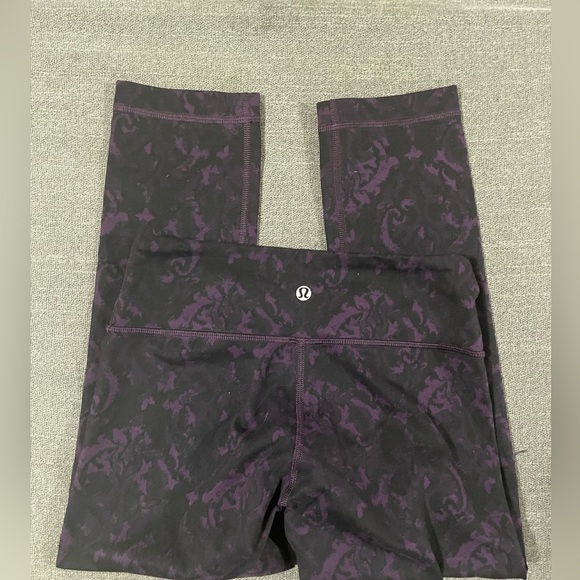 Lululemon Wunder Under Crop - Picture 4 of 5